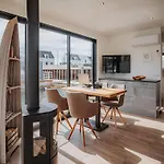 Spacious Houseboat In *