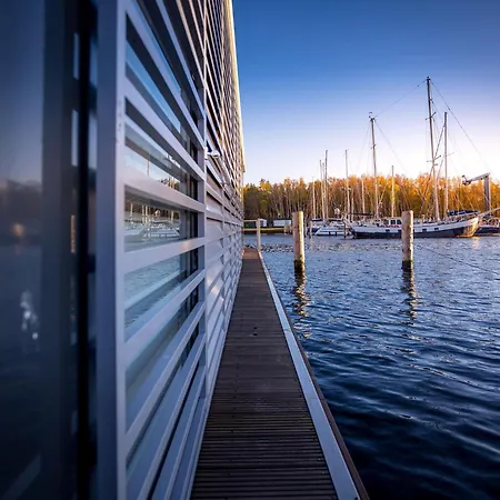 Spacious Houseboat In * بيناموندا