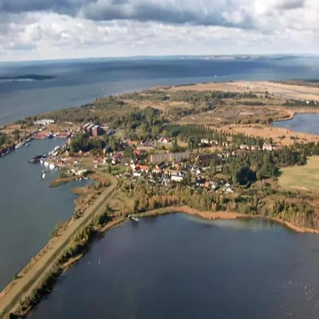 Spacious Houseboat In بوتيل بيناموندا